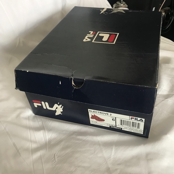 Fila Electrove 2 Limited Edition V Day Women’s Sneakers EUC In Box - Picture 14 of 16